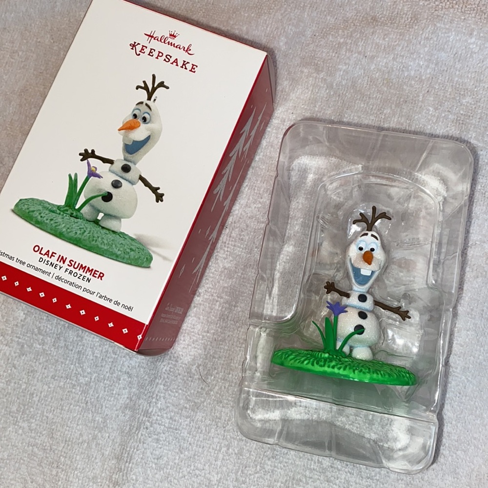 NWT Olaf sparkly ornament